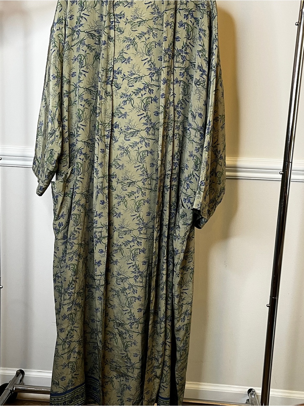 Silk Robe with front pockets